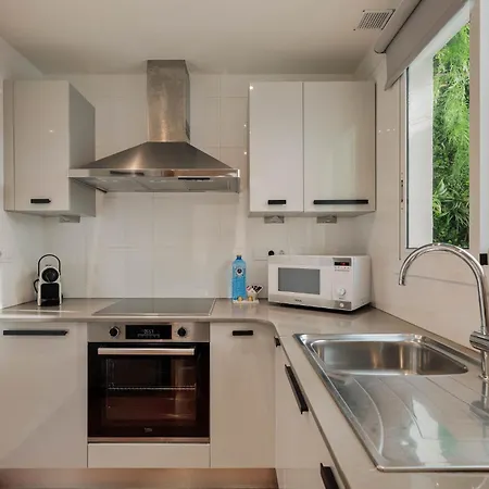 Group Dreams Apartment