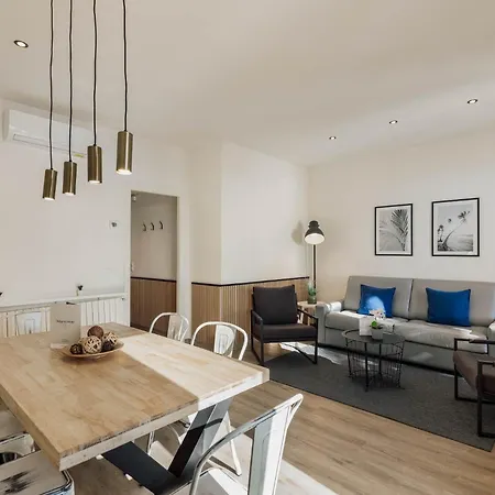 Group Dreams Apartment